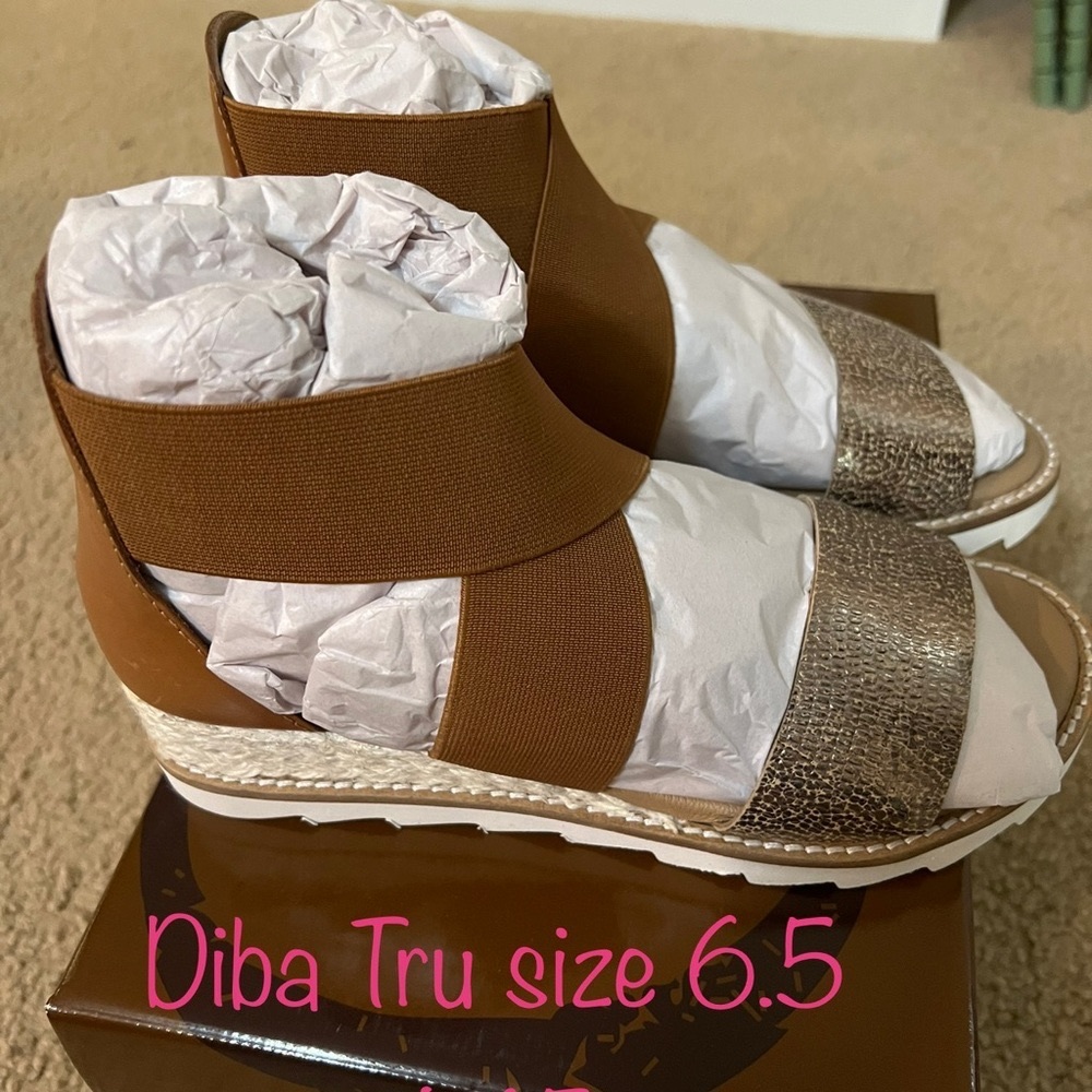 Diba Tru Size 6.5 wedge sandals